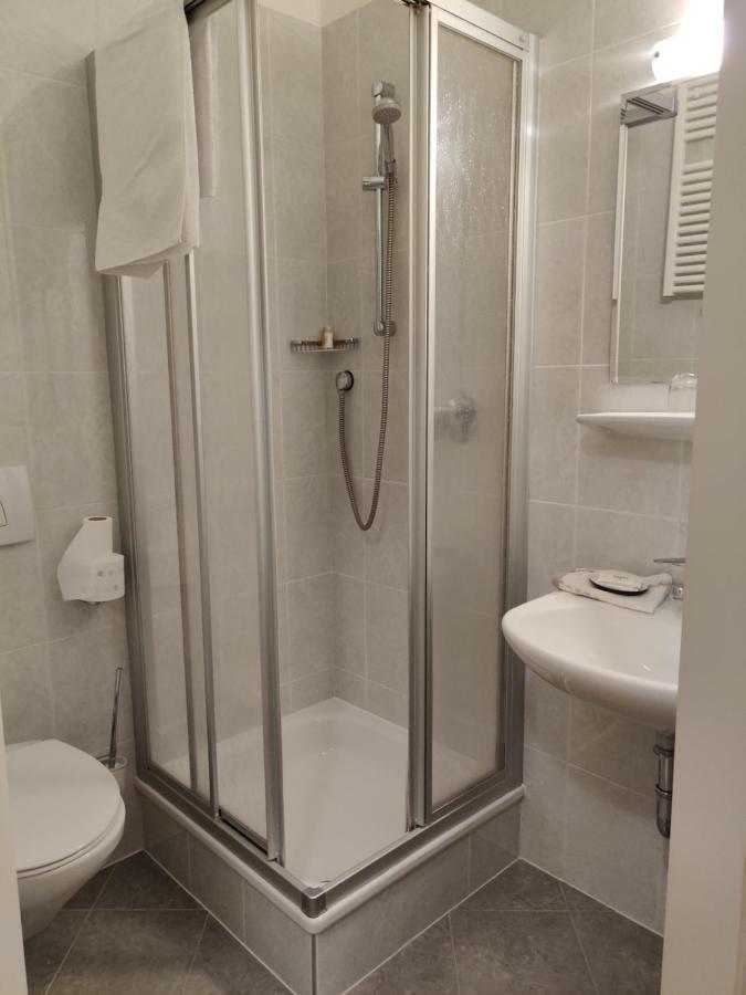 Hotel Garni Maria Varna Esterno foto